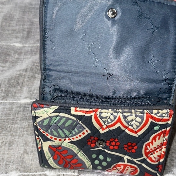 Vera Bradley Nomadic Floral Design Small Euro Tri Fold Wallet Designer NWOT Cond - Picture 4 of 12